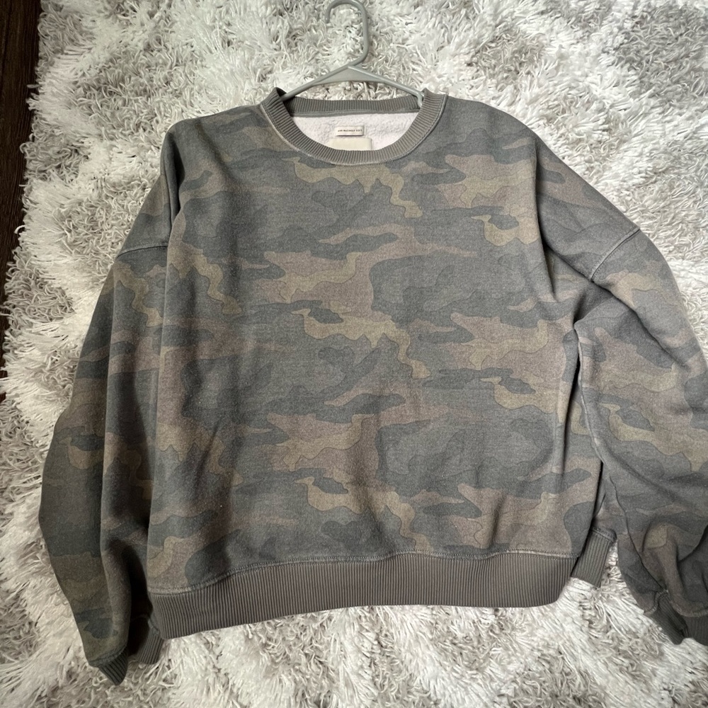 American eagle camouflage, crew neck sweatshirt. Size medium.